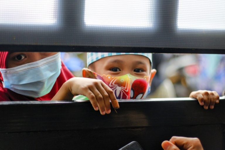 pengaruh zakat bagi mustahik dan muzakki