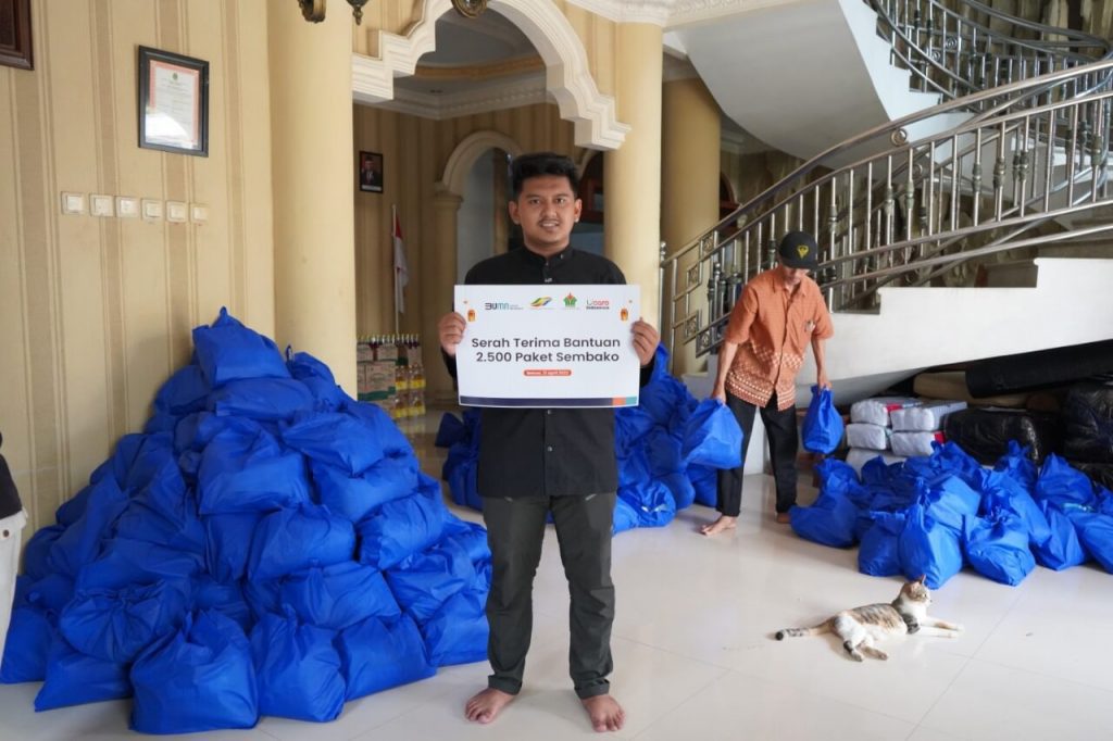 PTPN IV Salurkan 2500 Paket Sembako 