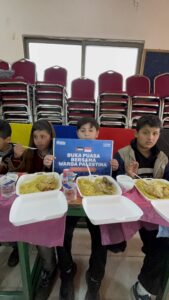 paket berbuka untuk warga palestina