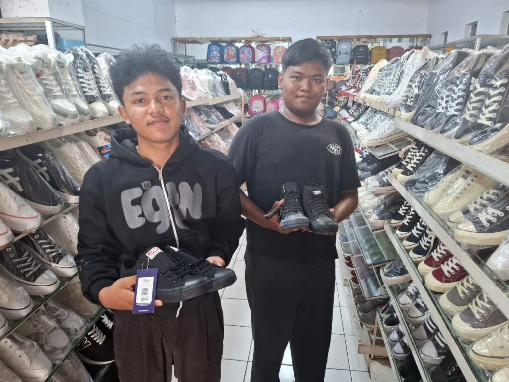 penyaluran perlengkapan sekolah yatim