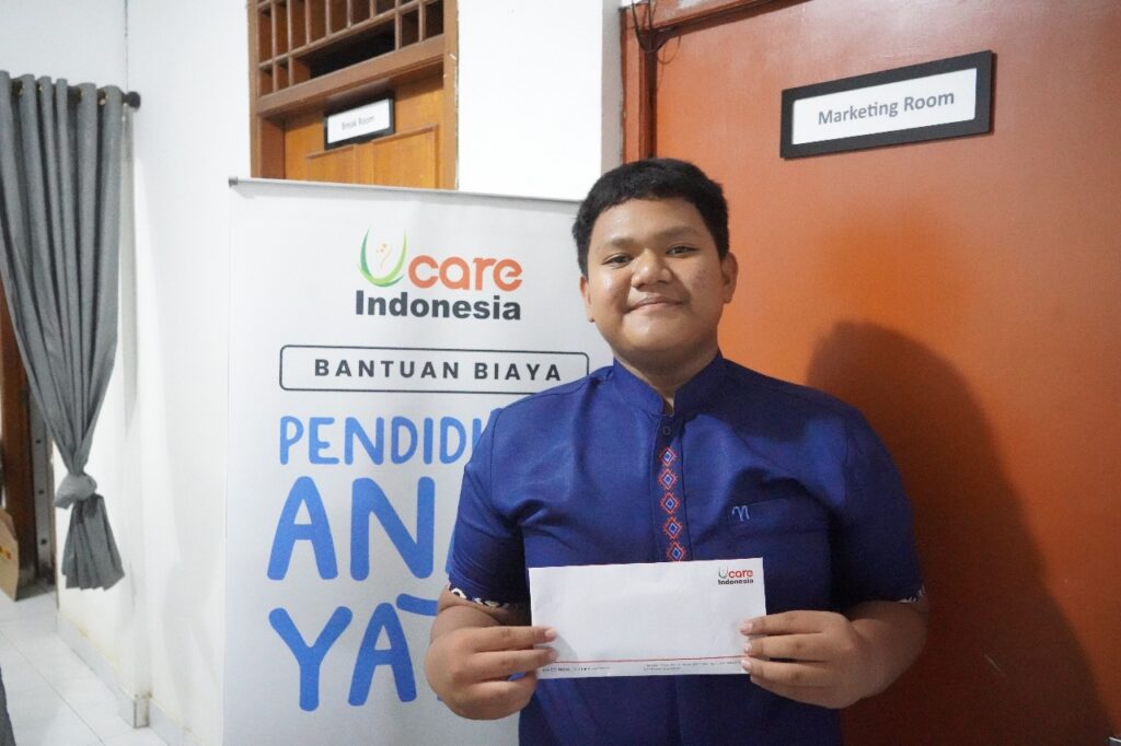 bantuan pendidikan anak yatim