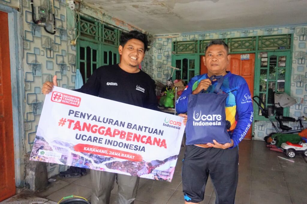 warga korban banjir di Karawang