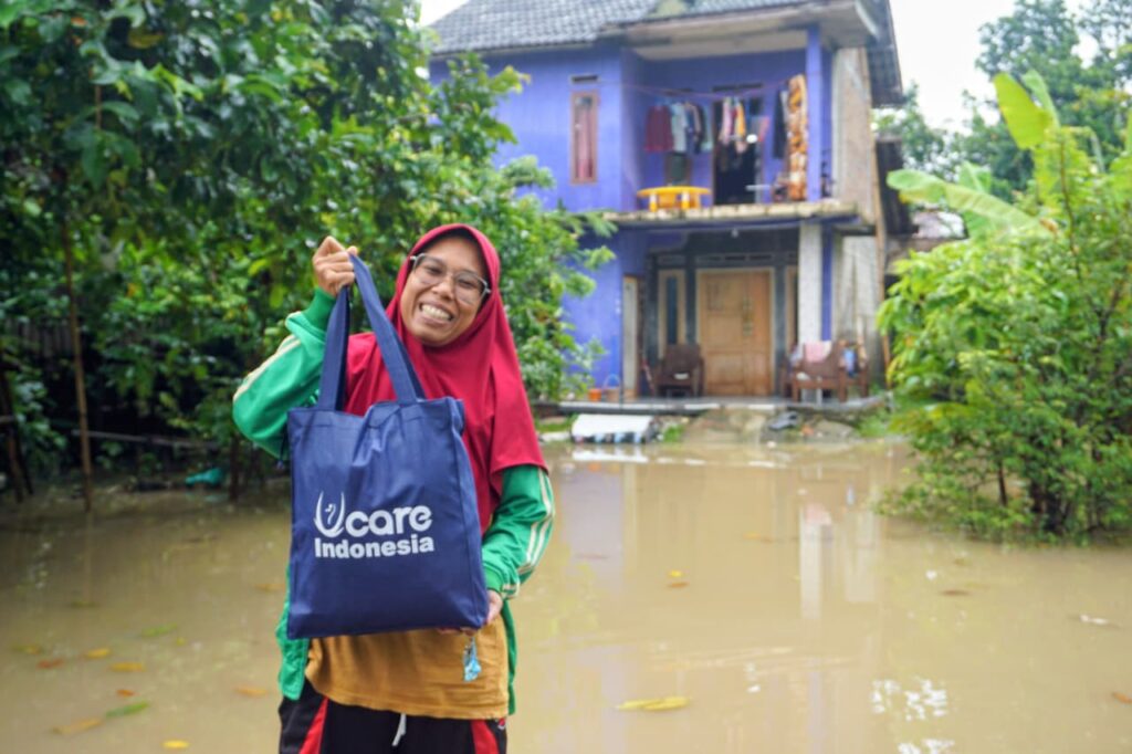 warga korban banjir di Karawang