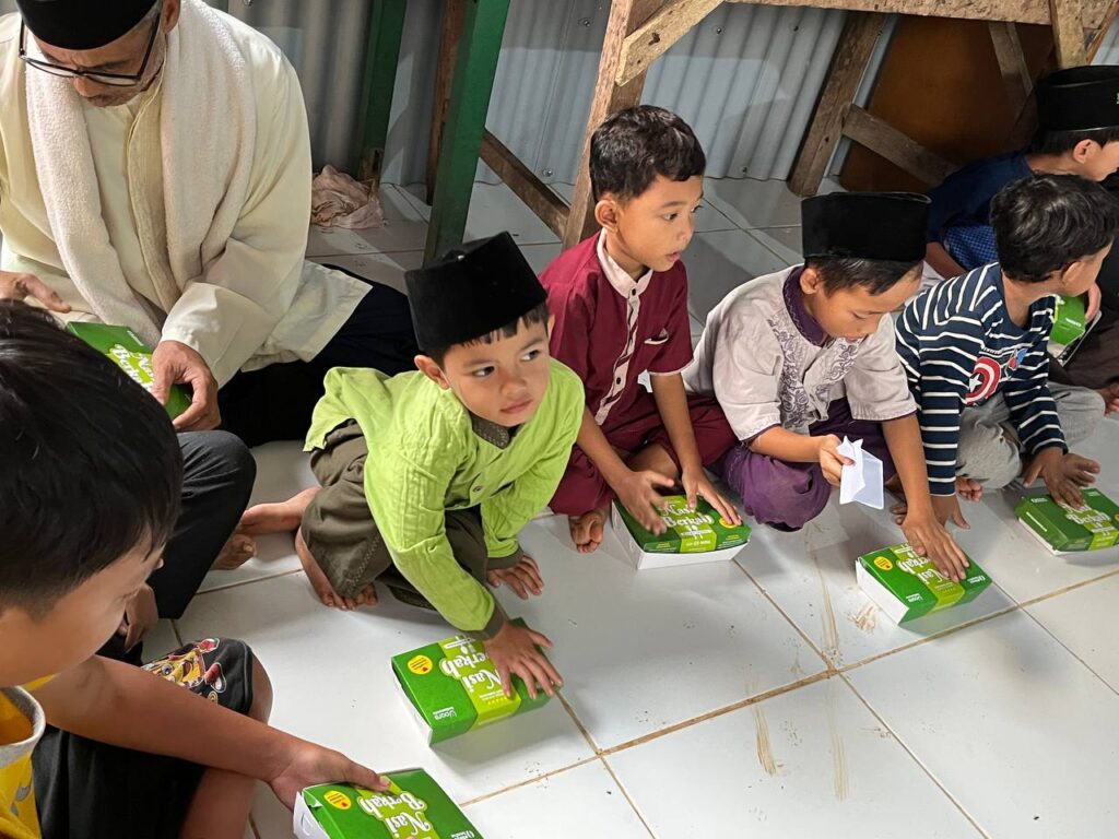 paket fidyah ke Kampung Pemulung