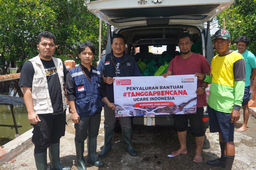 bantuan bencana untuk korban banjir di Kabupaten Bekasi