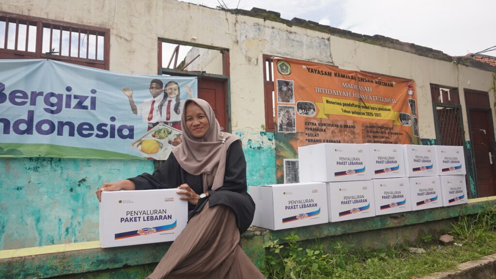 parcel lebaran untuk Guru MI Hidayatullah