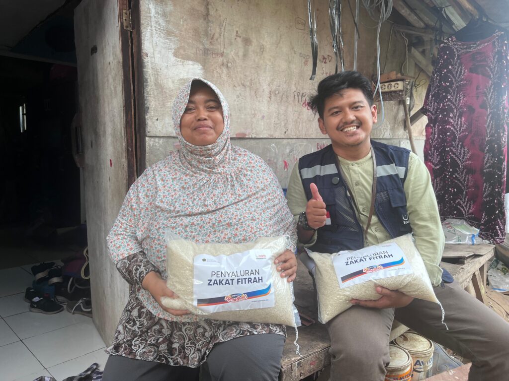 Penyaluran zakat fitrah UCare Indonesia 1447 H