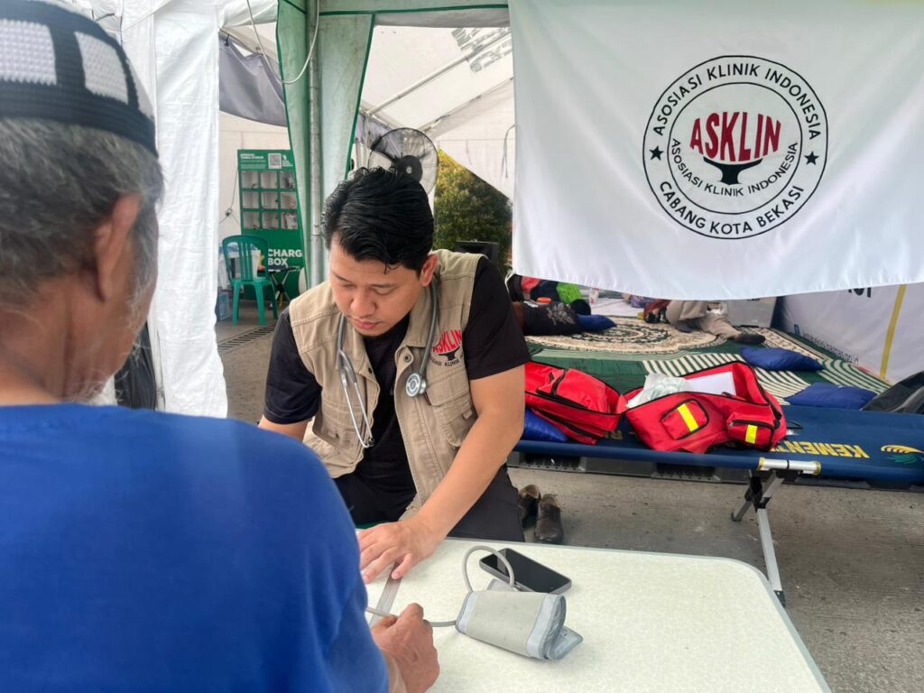 Penyaluran hygiene kit UCare Indonesia x ASKLIN