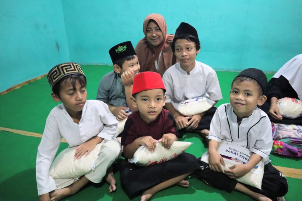 zakat fitrah dan apresiasi guru & dai ke Rumah Quraan Khoirunnisa