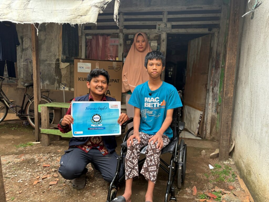 Bantuan alkes dari Koperasi Konsumen PT NOK Indonesia