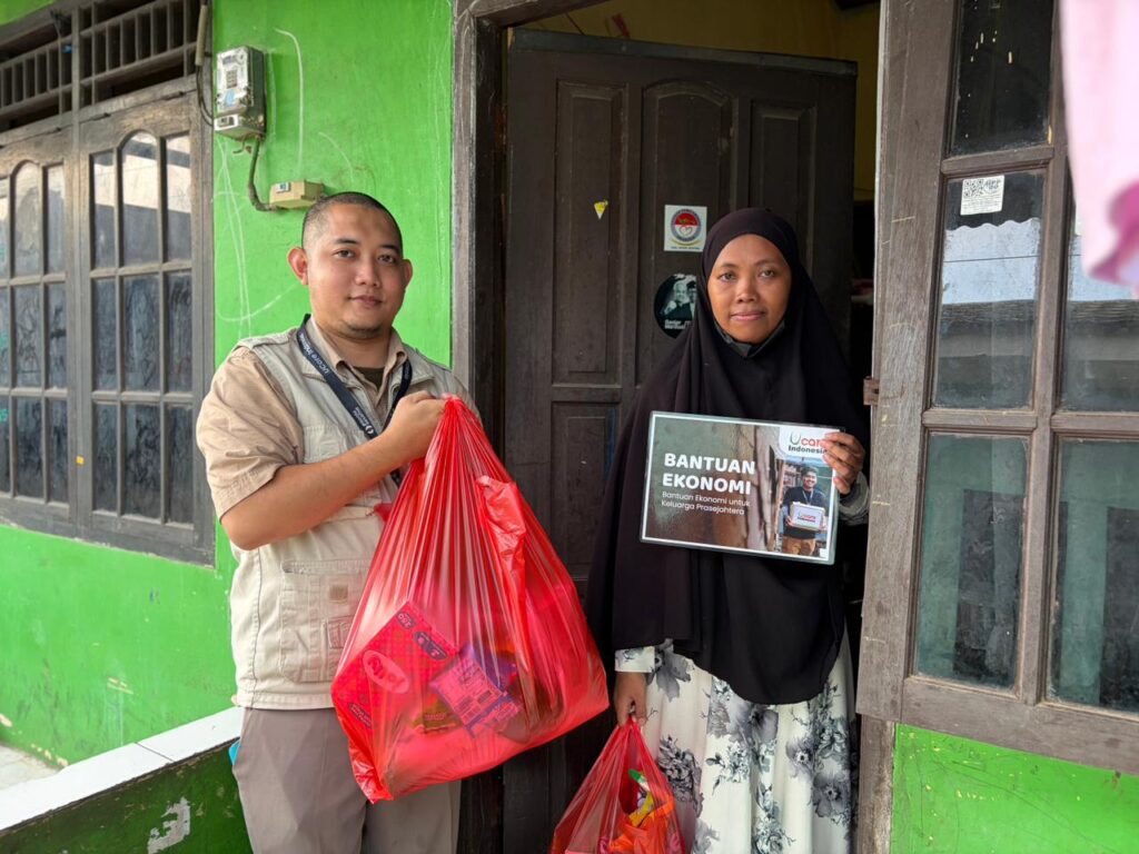 bantuan advokasi kesehatan dan modal usaha untuk keluarga Ibu Rita