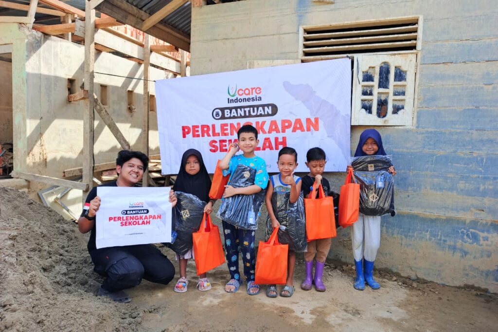bantuan perlengkapan sekolah untuk warga penyintas bencana Aceh Tamiang
