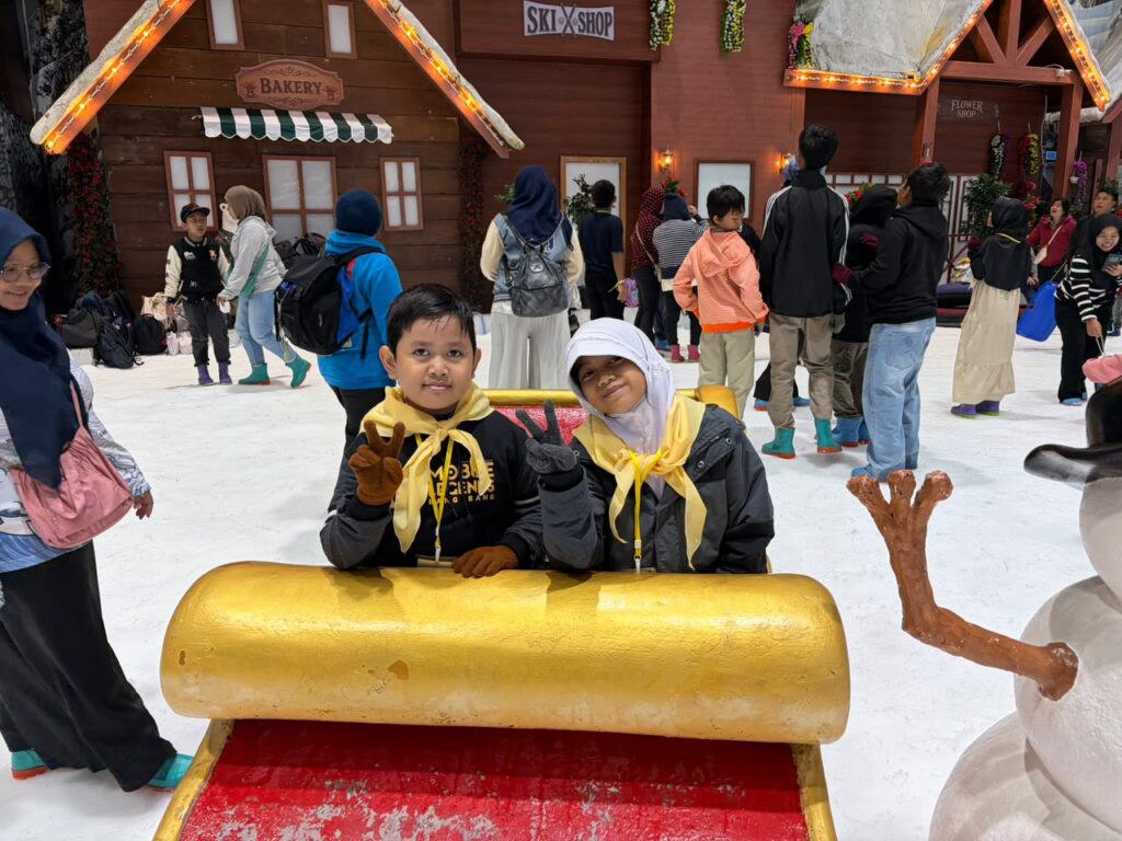 Liburan Ceria di Trans Snow World Bekasi