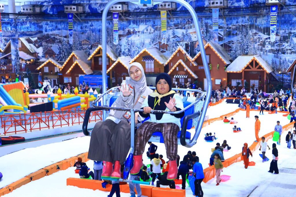 Liburan ceria di Trans Snow World Bekasi