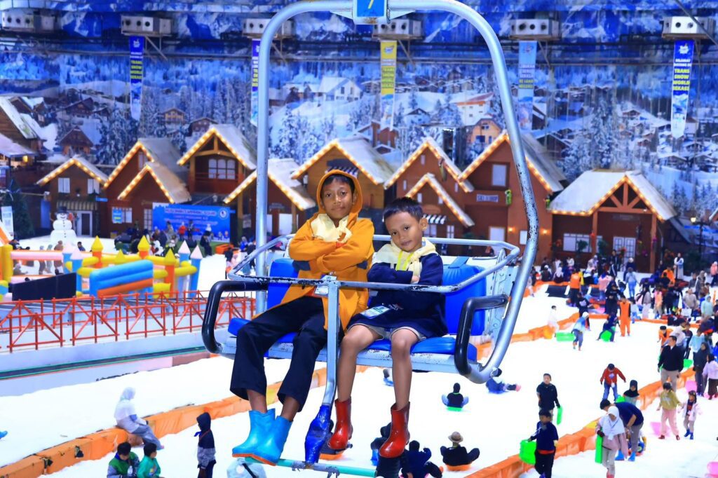 Liburan ceria di Trans Snow World Bekasi