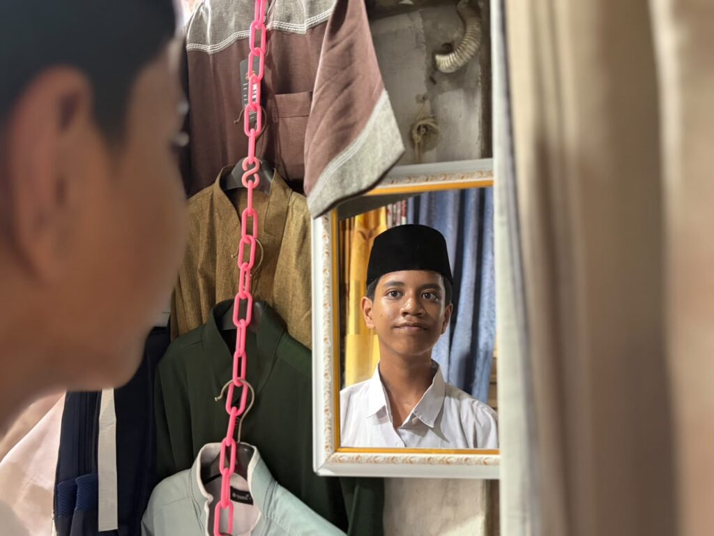 Bantuan perlengkapan pendidikan