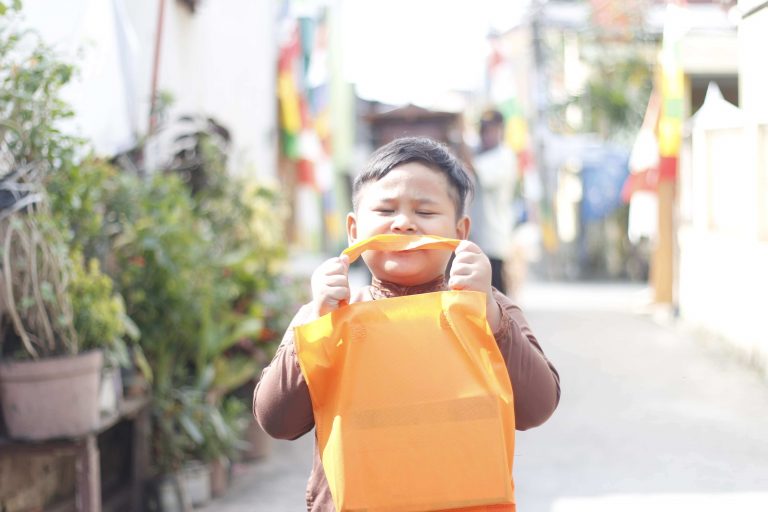 Sedekah kepada Yatim