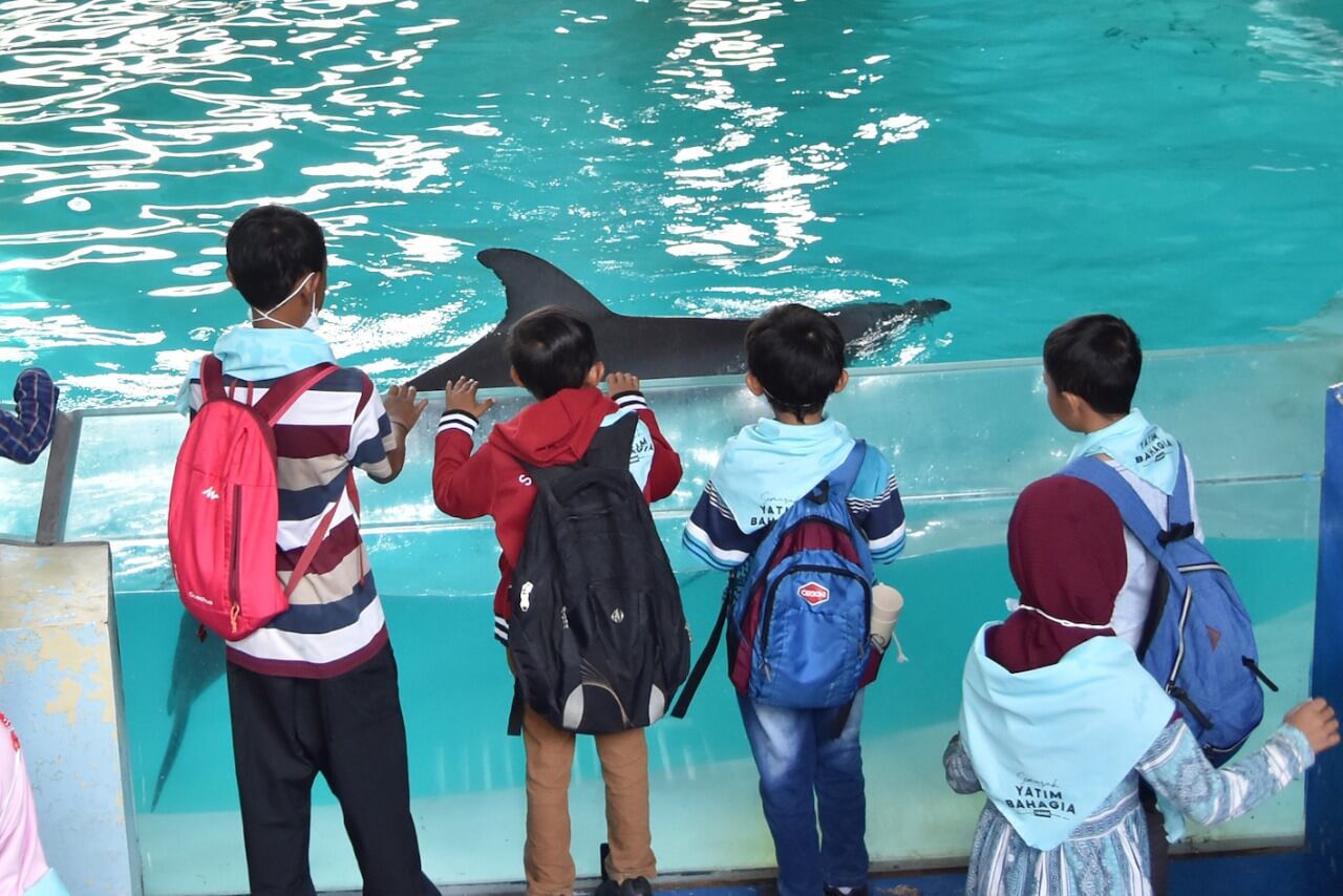 Wisata edukasi bersama yatim Semarak yatim bahagia