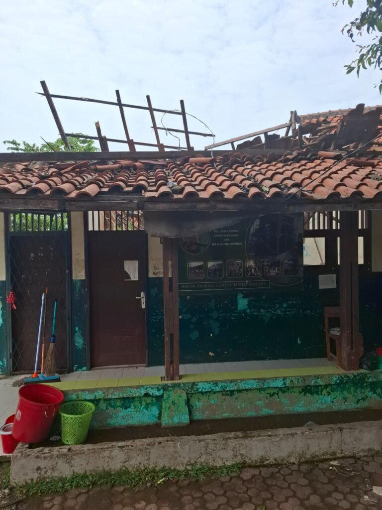 bantuan sarana dan prasarana pendidikan