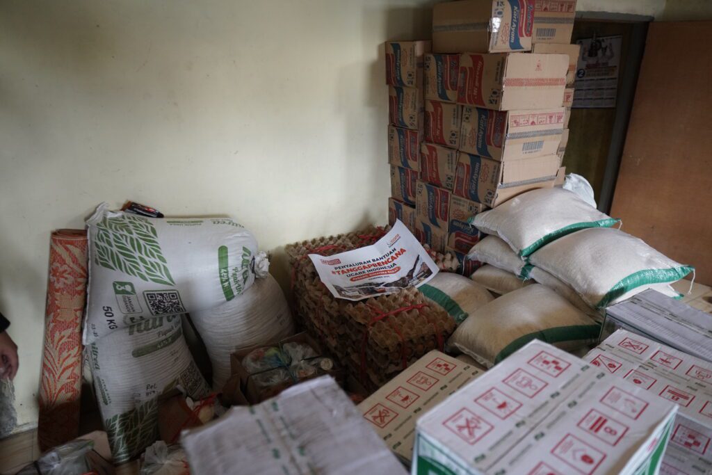 Bantuan untuk korban banjir dan tanah longsor