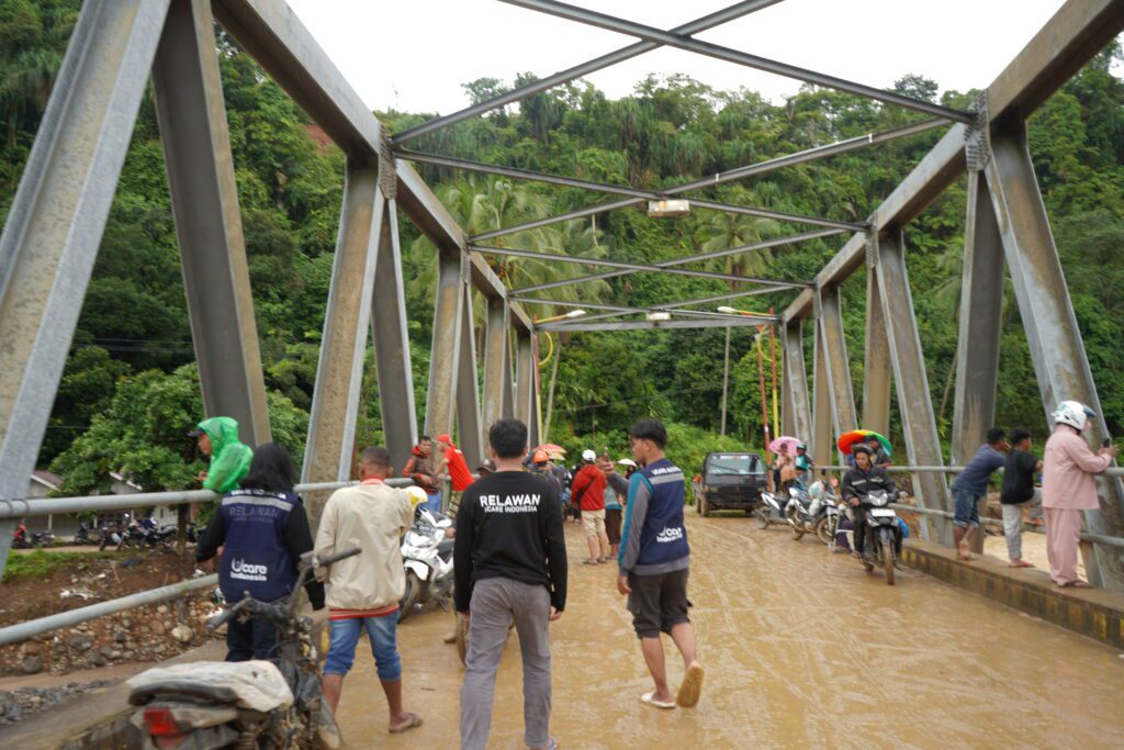 Korban banjir dan tanah longsor di Sumbar