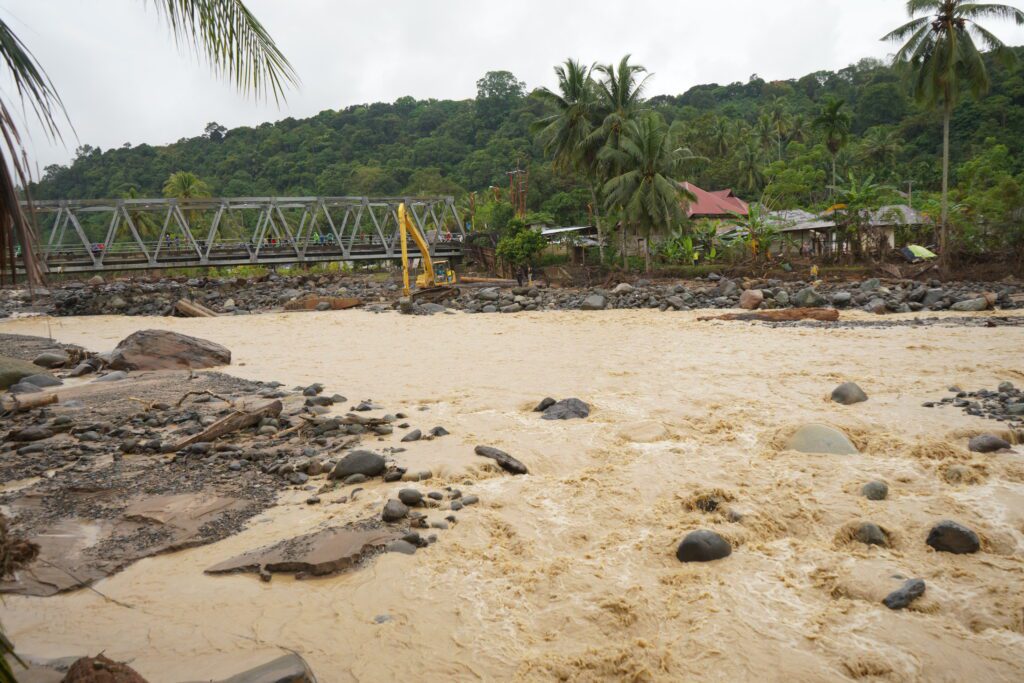 Penyaluran Bantuan ke Nagari Pancung Taba