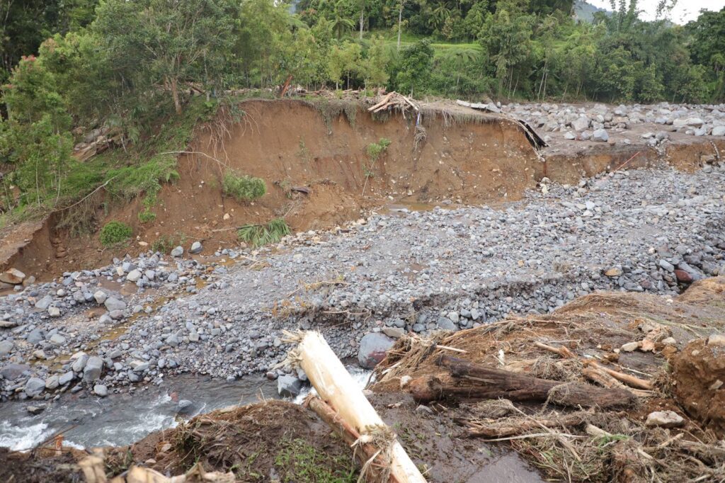 Banjir dan tanah longsor di Sumatera