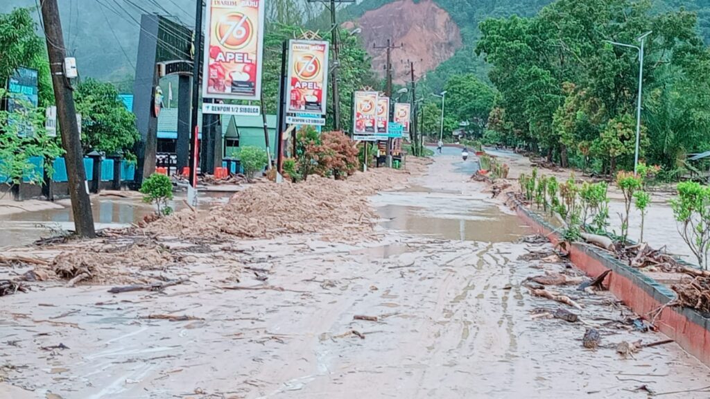 Banjir dan tanah longsor di Sumatera