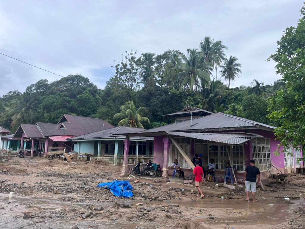 Korban banjir dan tanah longsor di Sumbar
