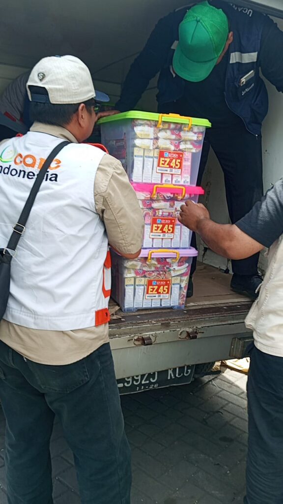 Pengiriman bantuan bencana Sumatera