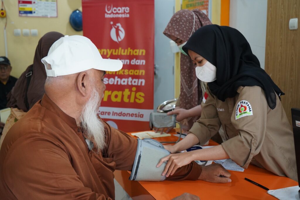 penyuluhan dan pemeriksaan kesehatan UCare Indonesia x Klinik Sirandy