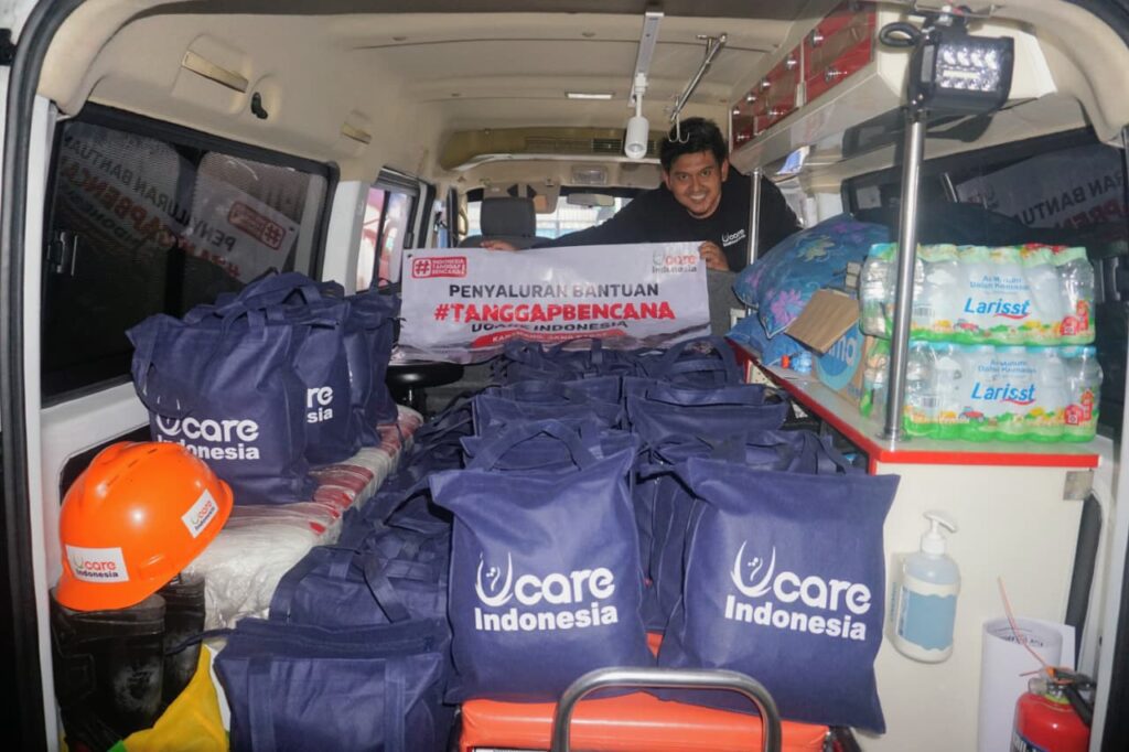 warga korban banjir di Karawang.