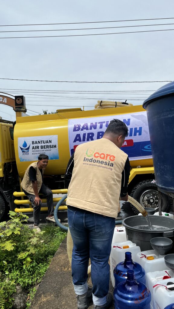 Bantuan air bersih untuk korban bencana Sumatera