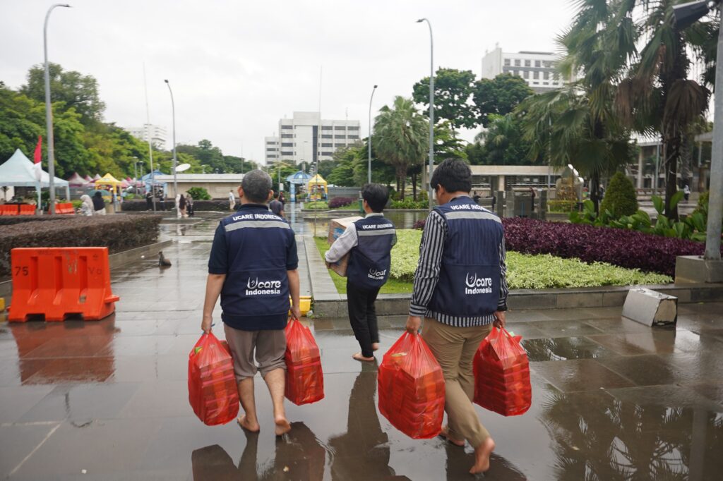 penyaluran paket ifthar di Masjid Istiqlal