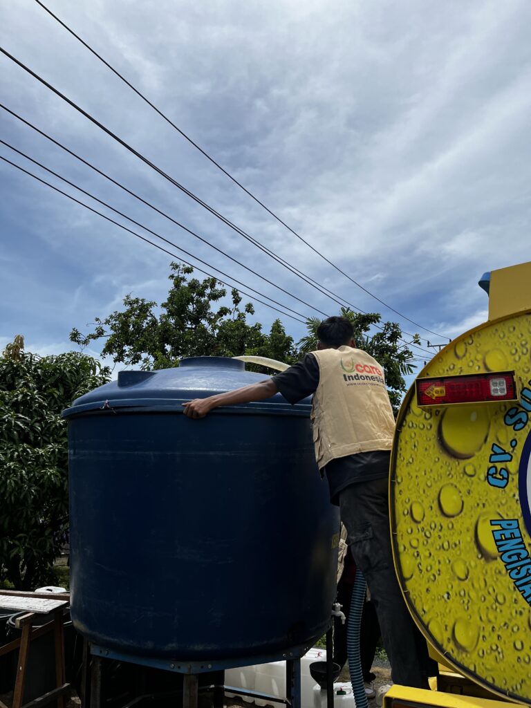 Bantuan air bersih untuk korban bencana Sumatera