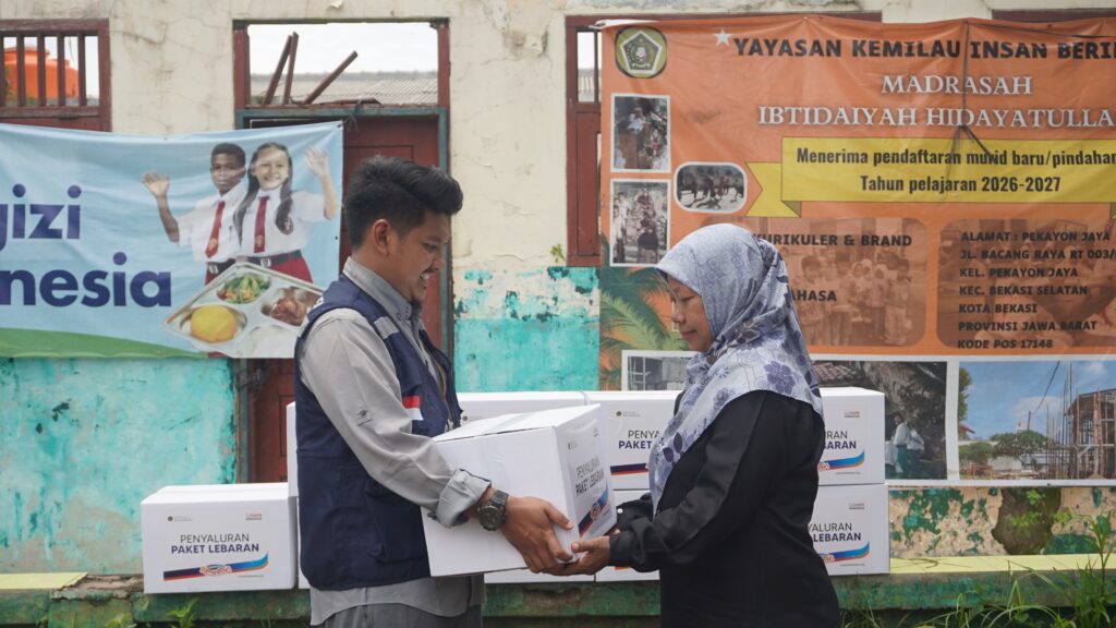 parcel lebaran untuk Guru MI Hidayatullah