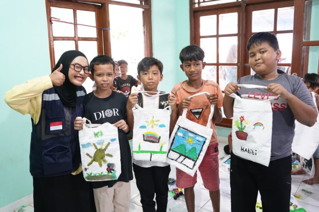 bantuan untuk warga terdampak kebakaran SPBE Cimuning