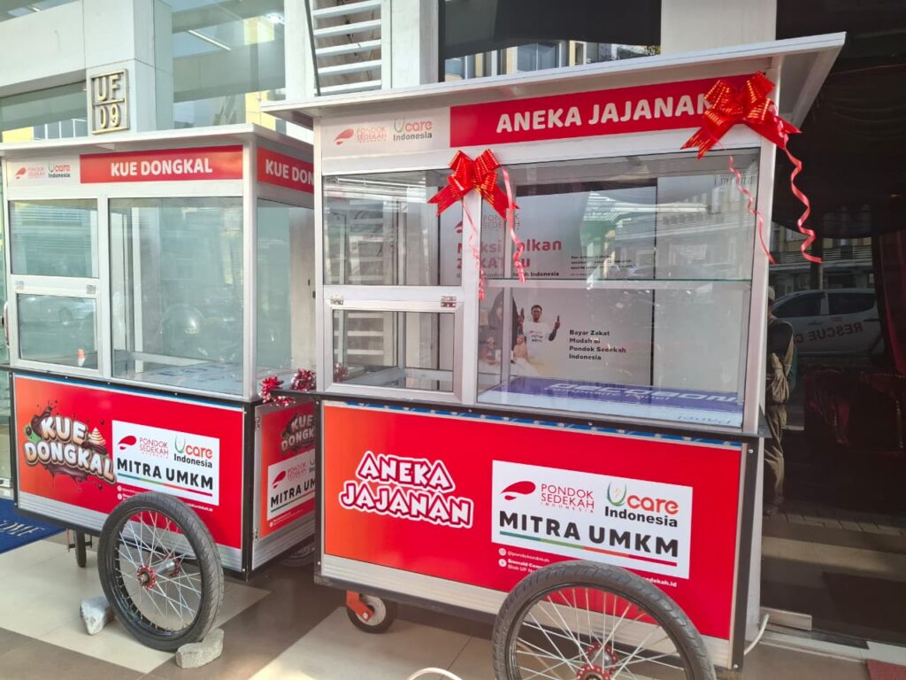 bantuan modal dan gerobak usaha UCare X Pondok Sedekah