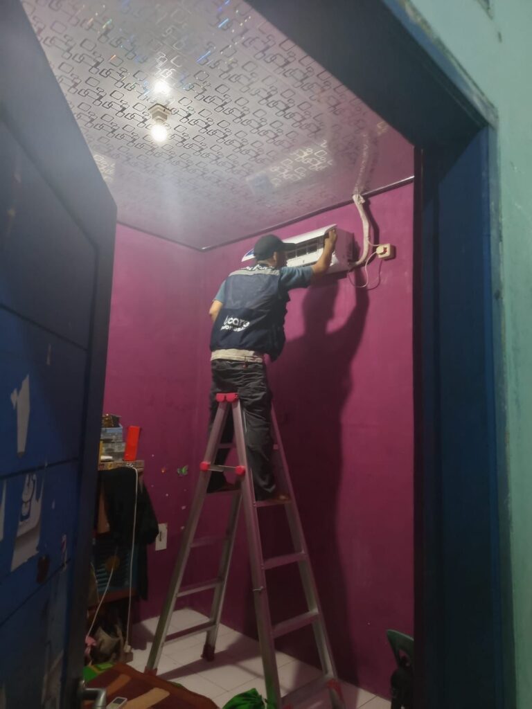 Service AC gratis untuk guru