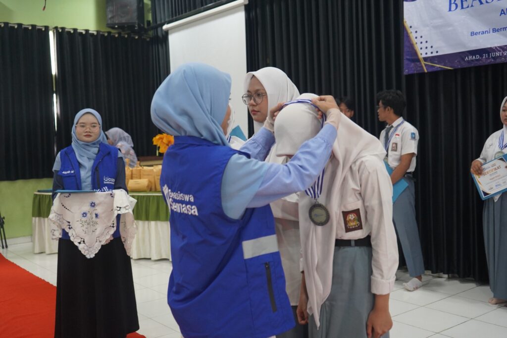 Wisuda Beasiswa SEMASA