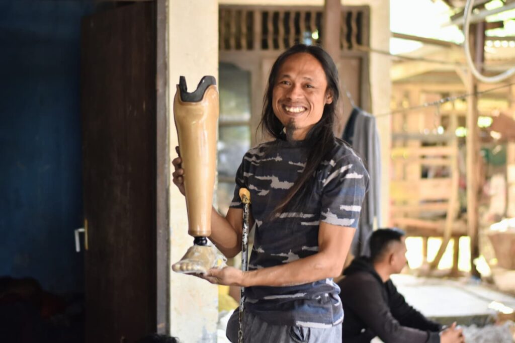 bantuan kaki palsu untuk Apriliya