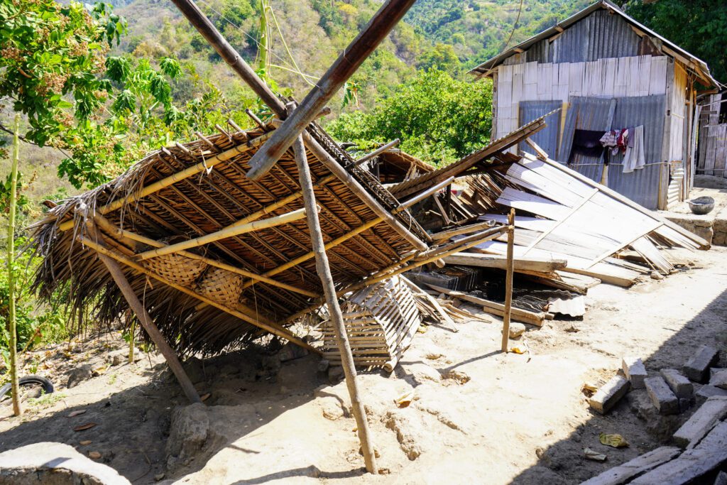 Bantuan gempa NTT untuk warga Wuring